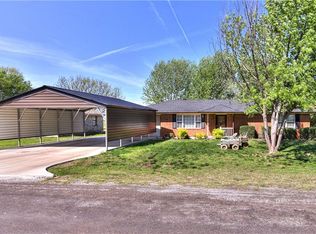 105 S Westwood Dr, Wayne, OK 73095