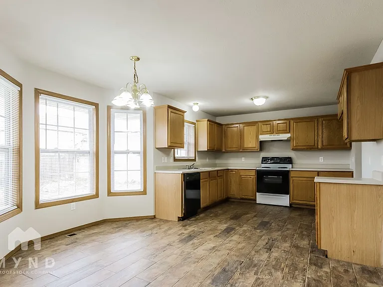 418 N Century Pl — Photo 9