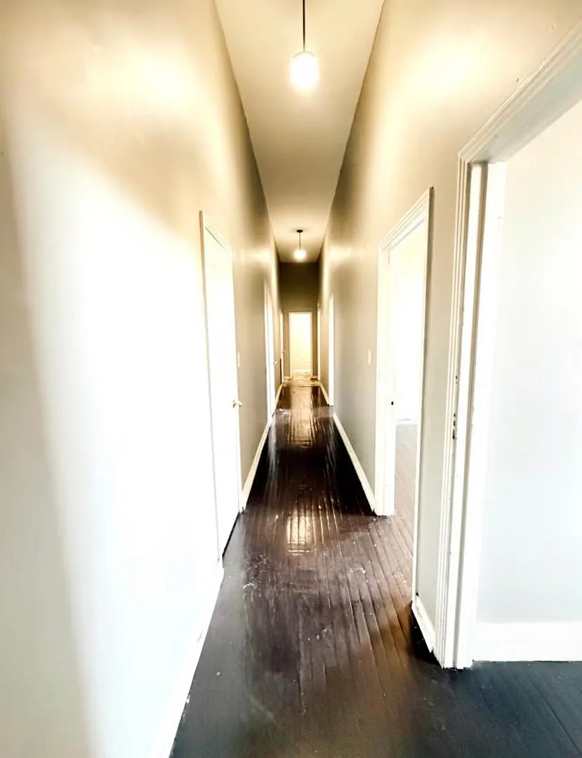 110 S 21st St - Apt 3 — Photo 4