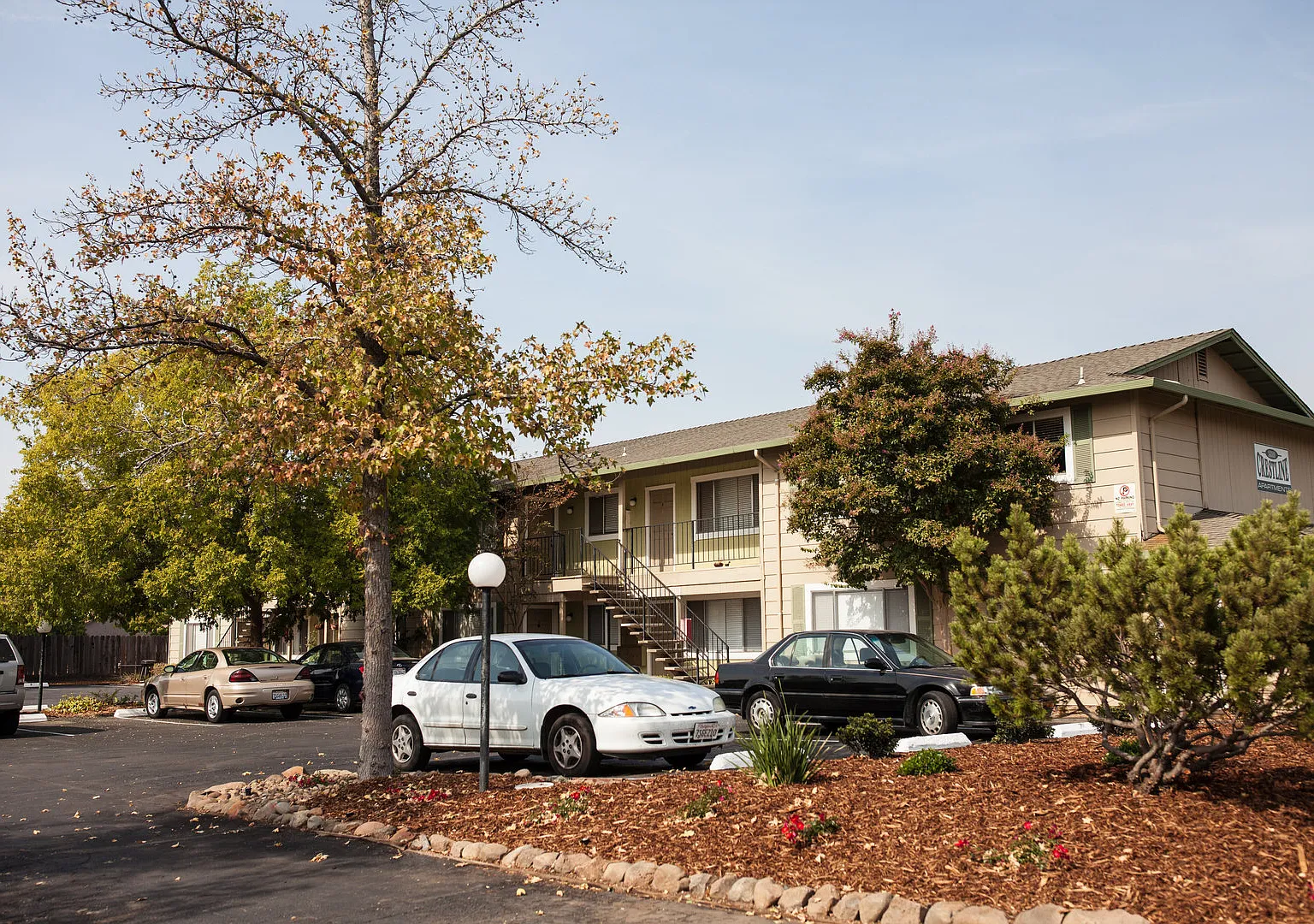 Crestline Apartments — Photo 1