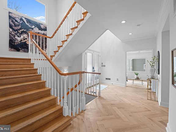 5th image of 3015 Oregon Knolls Dr NW