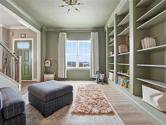 5th image of 112 Valentino Ln