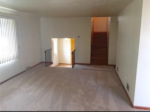 3rd image of 411 Linduff Ave