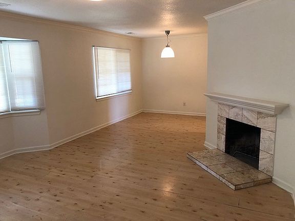 2nd image of 6209 Claussen Way