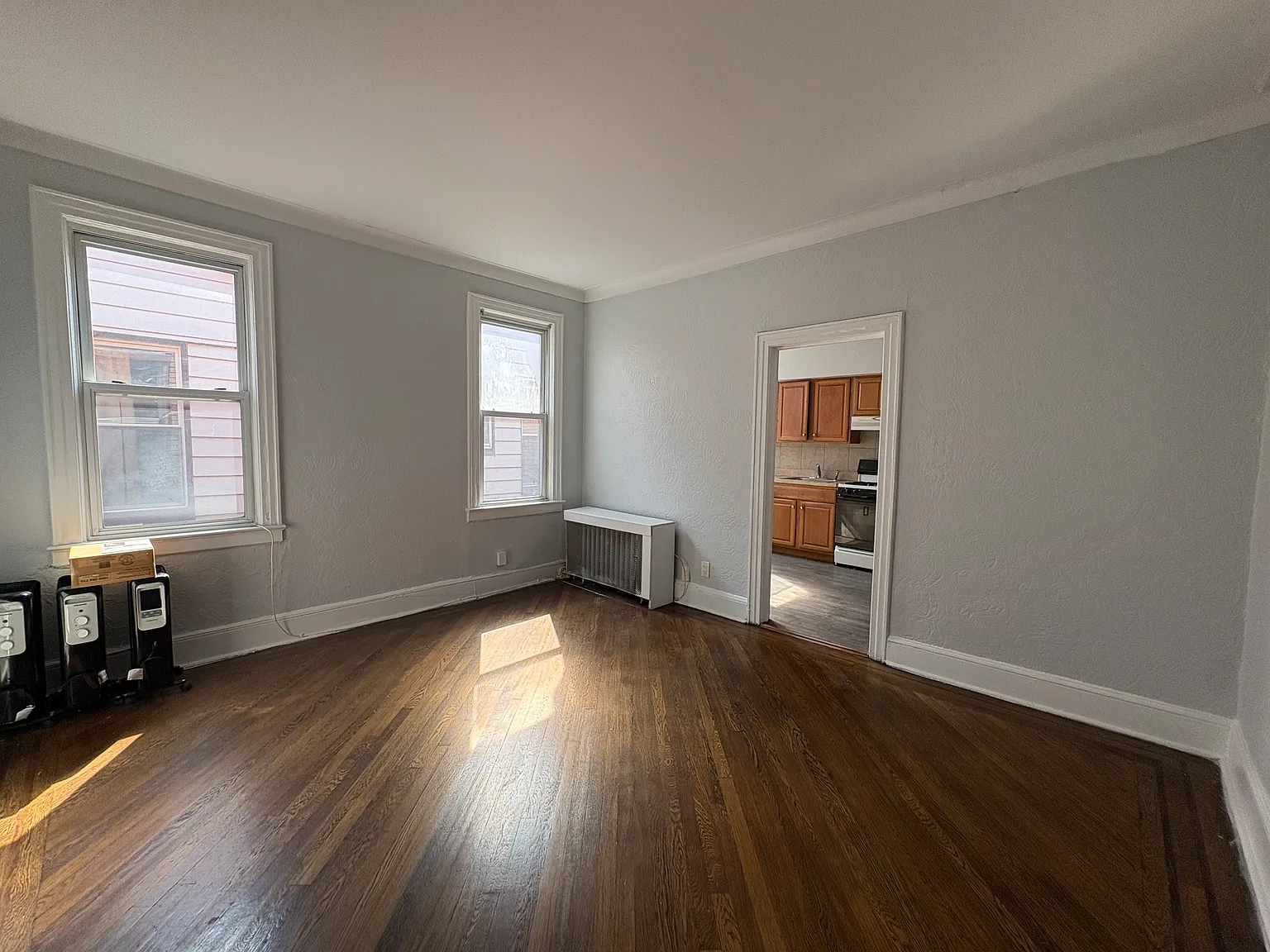 3 bed, 1150 sqft, $1,995 — Photo 3