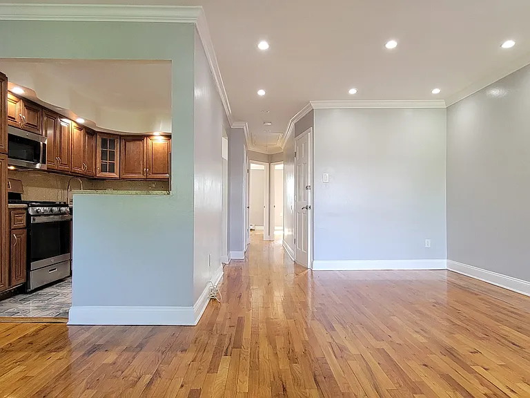 2076 E 55th St #3 — Photo 4