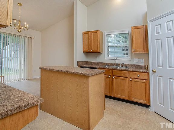 5th image of 4415 Armitage Dr
