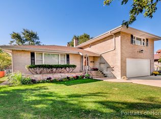 8833 Burlington Ave, Brookfield, IL 60513