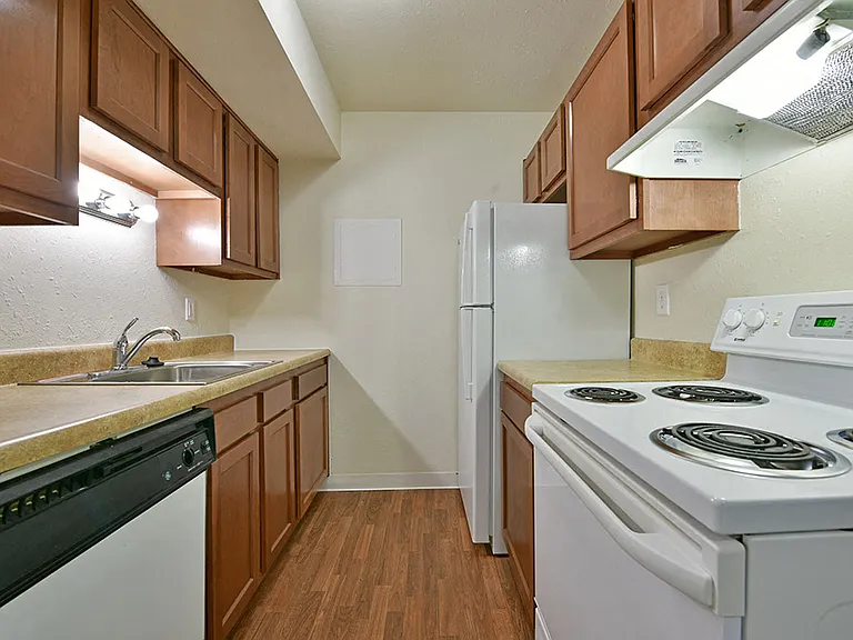 Perry Place Apartments — Photo 6