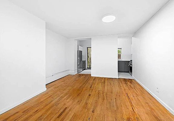 4th image of 264 E 10th St APT 1