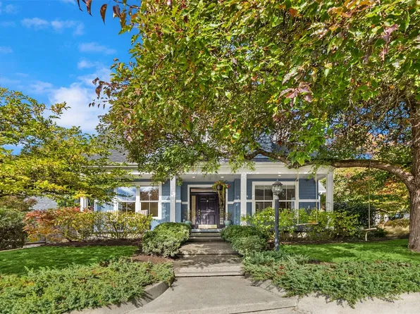 730 Village Circle NW, Bainbridge Island, WA 98110