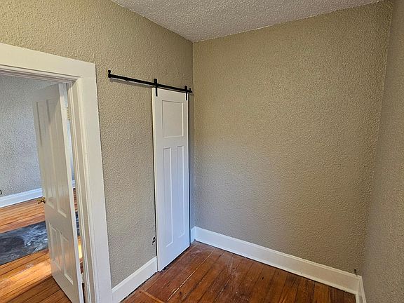 New Barndoor and Amazing Grey Paint