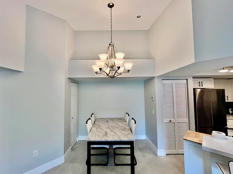 2033 SE 10th Ave #620 — Photo 12