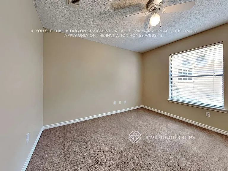 2512 Bayberry Ln — Photo 10