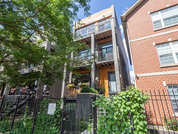 2nd image of 1516 N Rockwell St #3