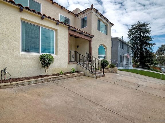3rd image of 2325 Palermo Dr