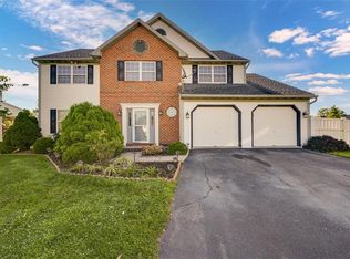 6 Fieldcrest Ct, Fleetwood, PA 19522