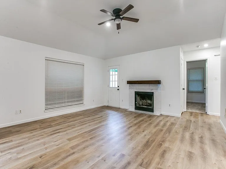 333 Banyan Dr — Photo 4