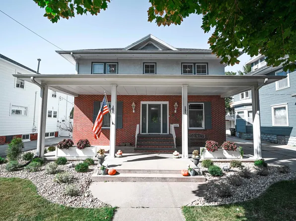 915 N Saint Joseph Ave, Hastings, NE 68901