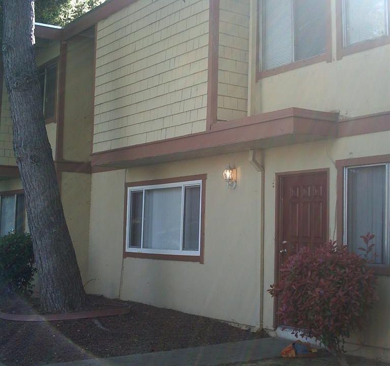 1st image of 716 Northfield Dr APT D