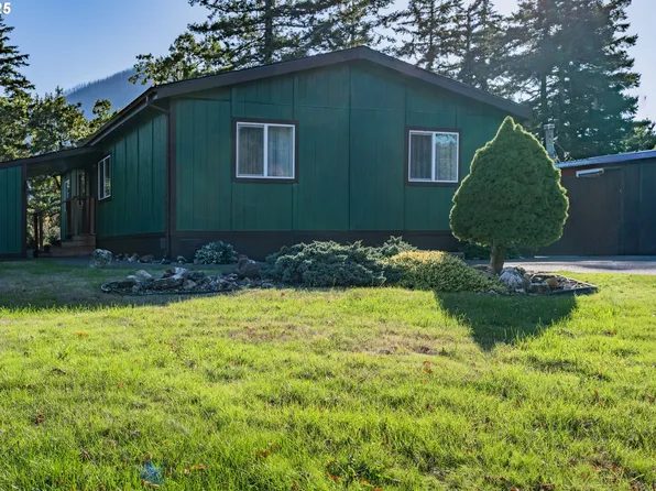 818 Celilo St, North Bonneville, WA 98639