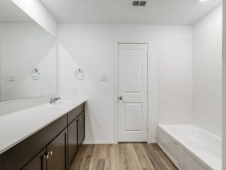 436 Frio Pass Trl — Photo 17