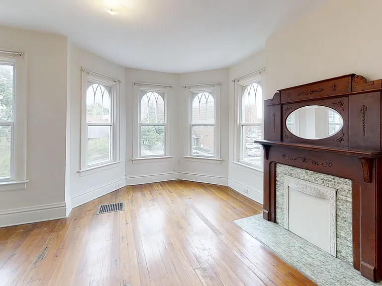 149 W 10th Ave #149 — Photo 3