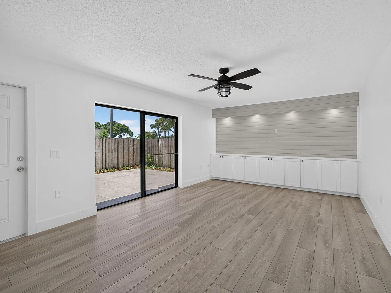2 bed, 2.5 bath, 1236 sqft, $2,700 — Photo 4