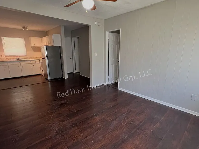 Riverside Apartments - Minutes to the River - Multiple Units Available — Photo 34
