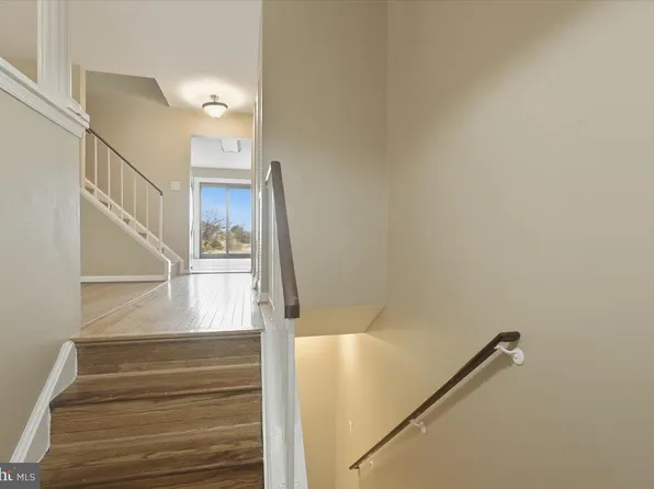 6168 Forest Creek Ct, Springfield, VA 22152