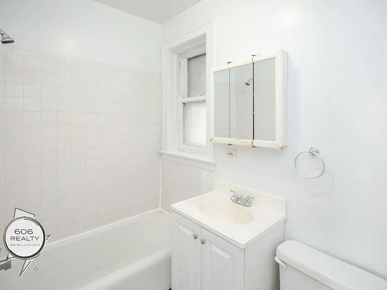 Bright and Sunny Cicero apartments! — Photo 25