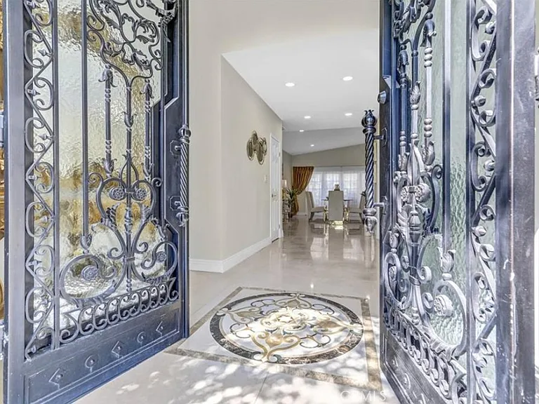 5115 Boda Pl — Photo 2