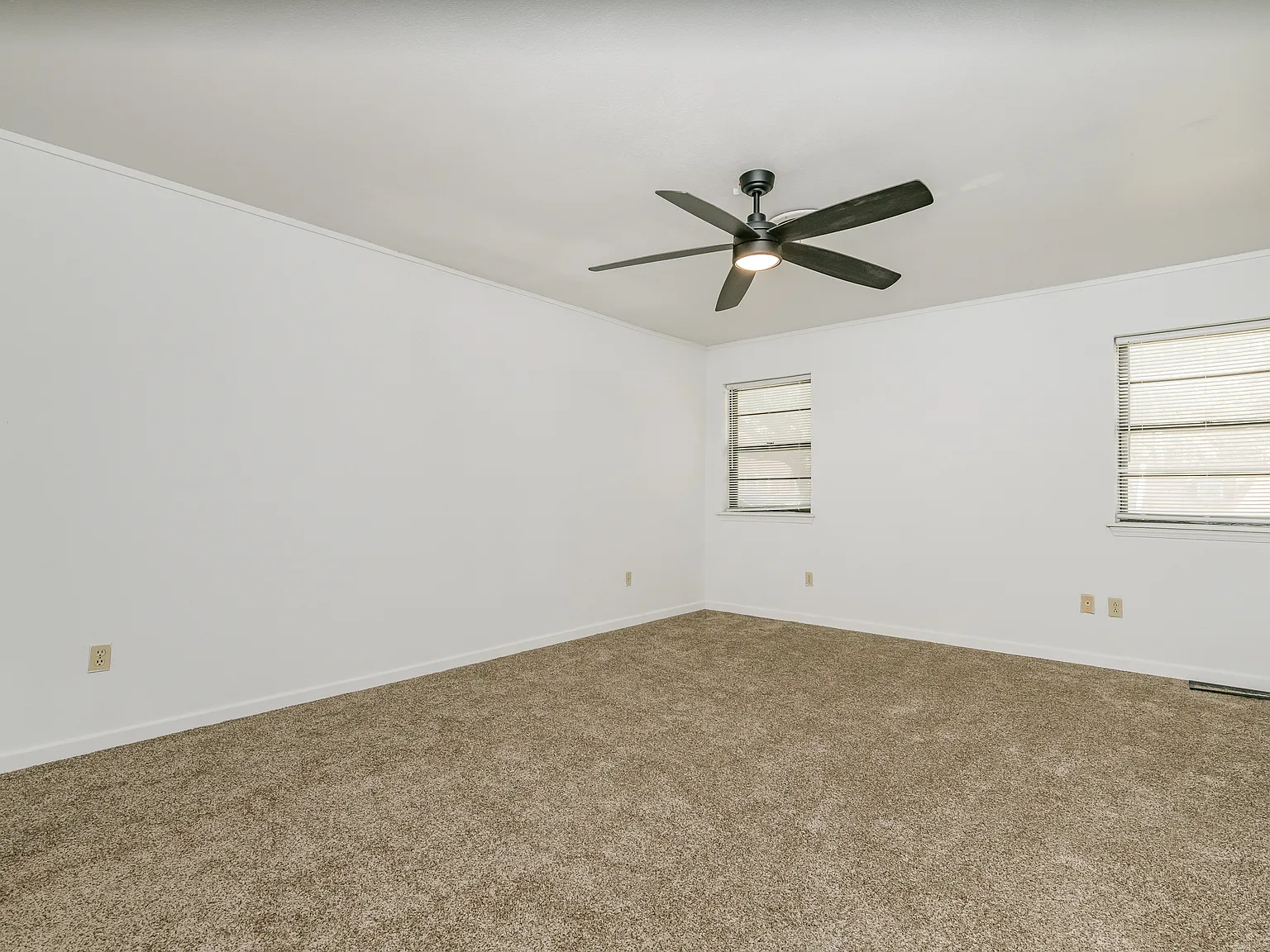 2 bed, 1836 sqft, $1,650 — Photo 2