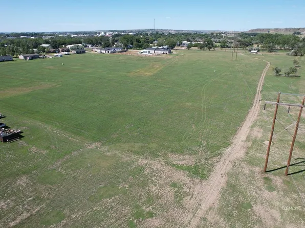 1 Rainbow Ests, Glendive, MT 59330