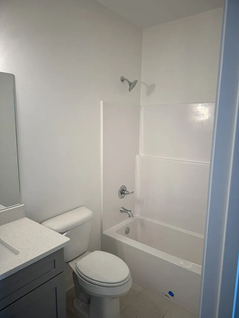 South Grove 731 — Photo 3