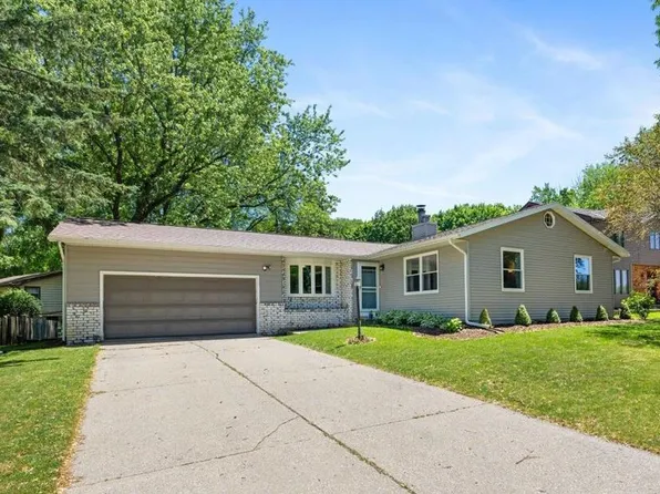 3209 Sunbrook Rd, Madison, WI 53704