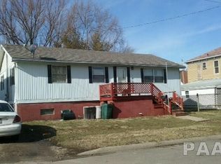 228 S 6th Ave, Canton, IL 61520