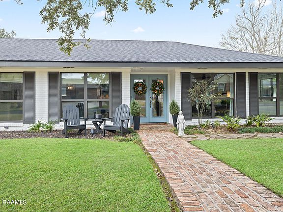 3rd image of 110 Canterbury Rd