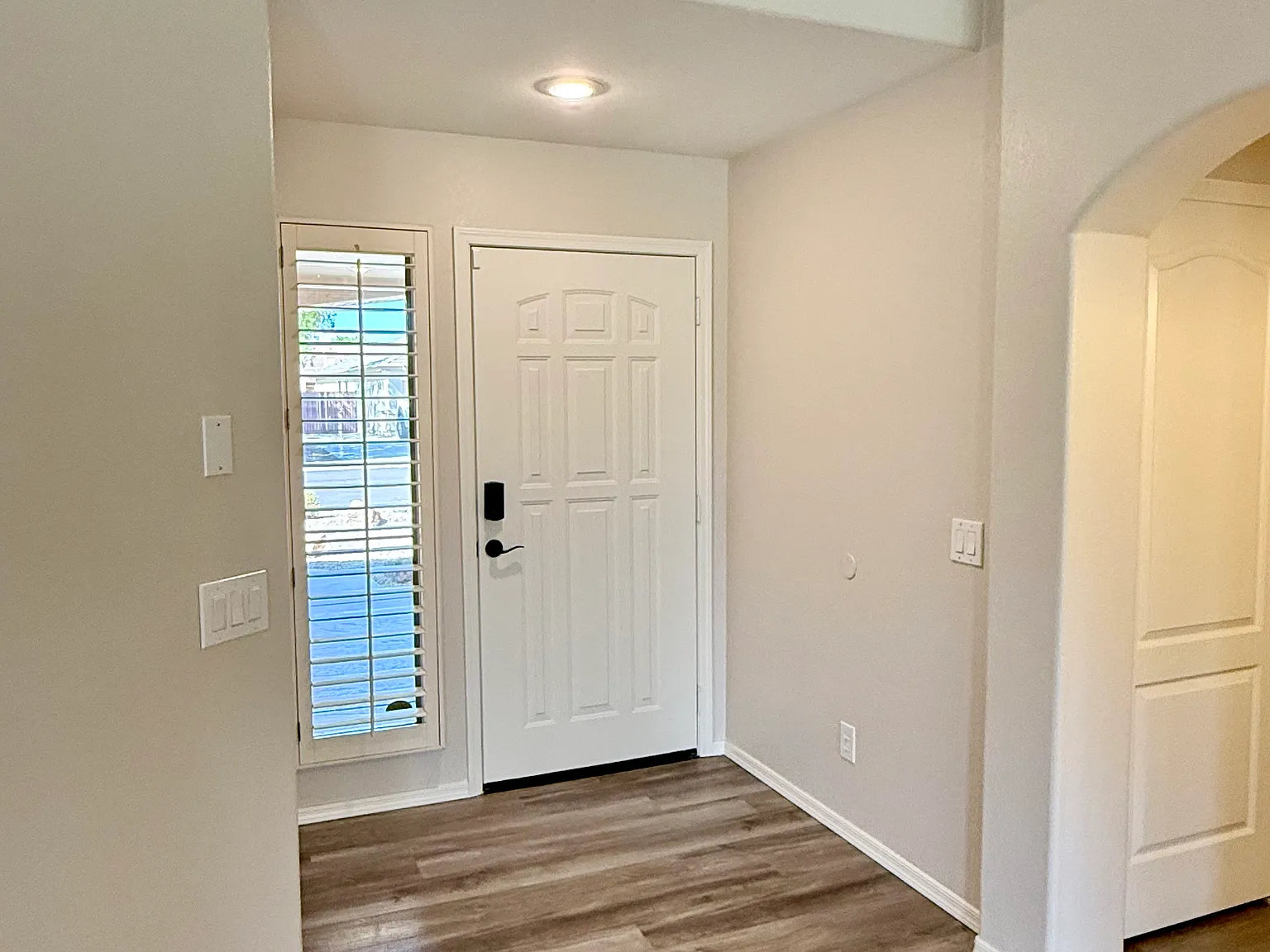 3 bed, 1387 sqft, $2,400 — Photo 4
