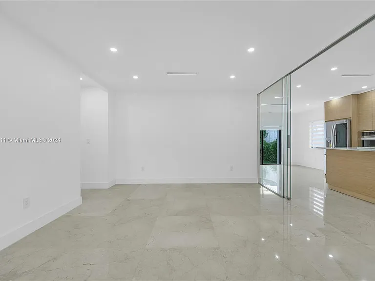 728 Majorca Ave — Photo 8