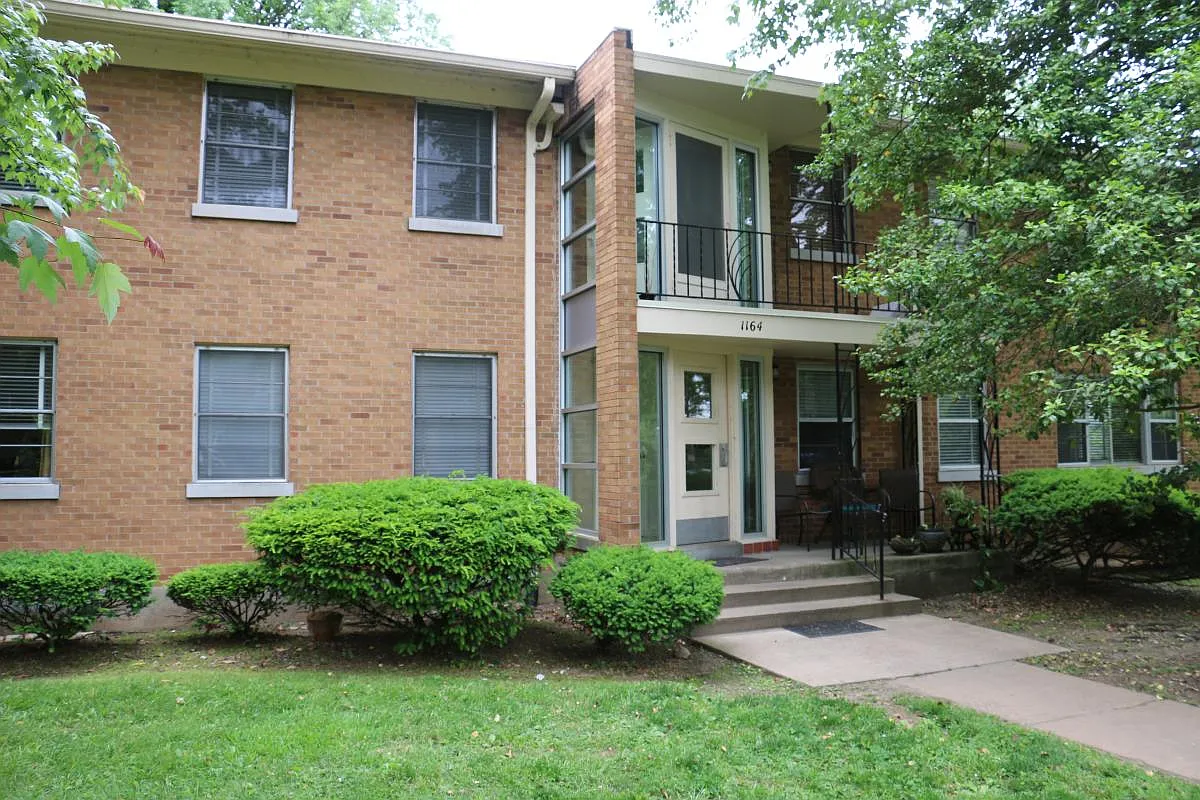 2 bed, $975 — Photo 1