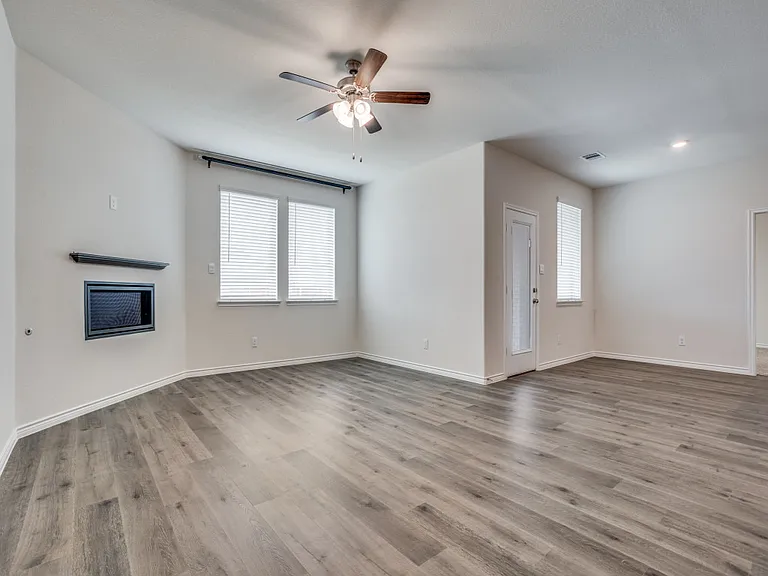 6978 Draper Ln — Photo 10