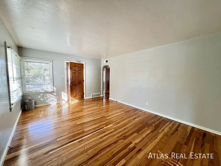 Charming 2-bedroom Home with Yard & Shared Garage! Available this November — Photo 4