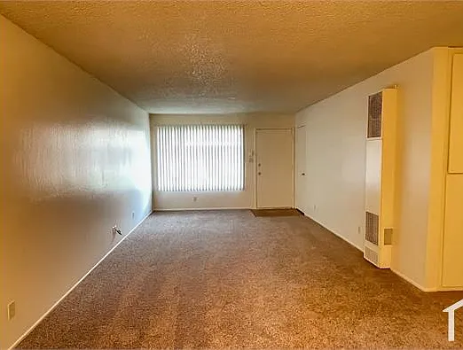 451 Fleming Ave E — Photo 3