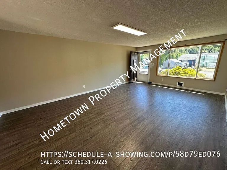 1356 Park Ave E #1 — Photo 2