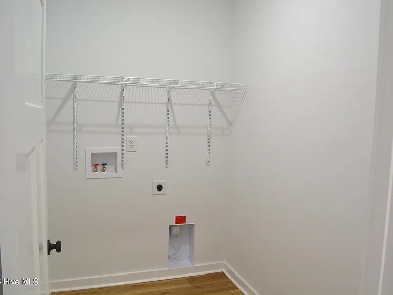 834 Greenwood Ct — Photo 9