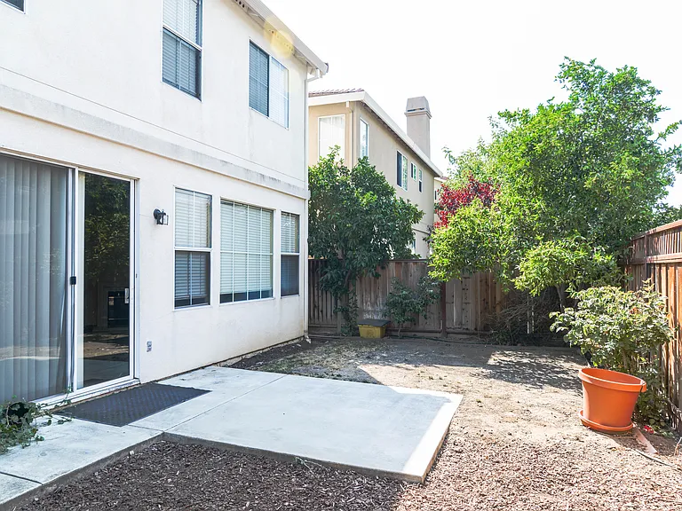 2945 Bolla Ct — Photo 15