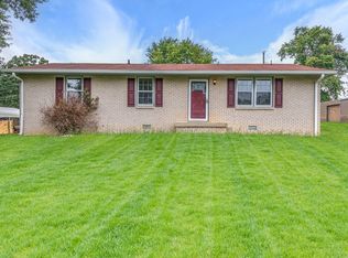 108 Chestnut Dr, Dickson, TN 37055