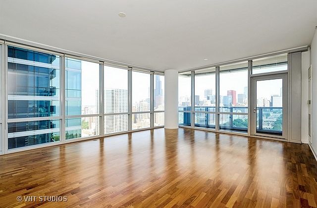 1st image of 1211 S Prairie Ave APT 2806