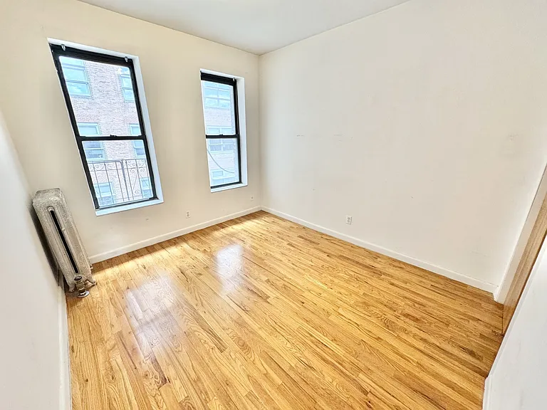 352 W 15th St #501 — Photo 3